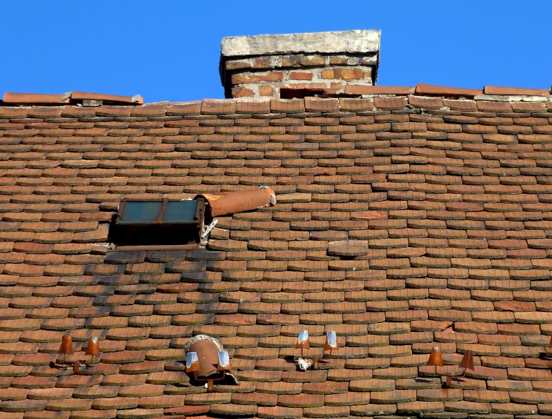 Causes Of Cracked And Broken Roof Tiles